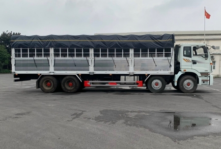 Nhận vận chyển với xe 20T thùng dài 9m5 mở full sườn 